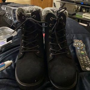 Lugz Woman’s size 10 winter boots